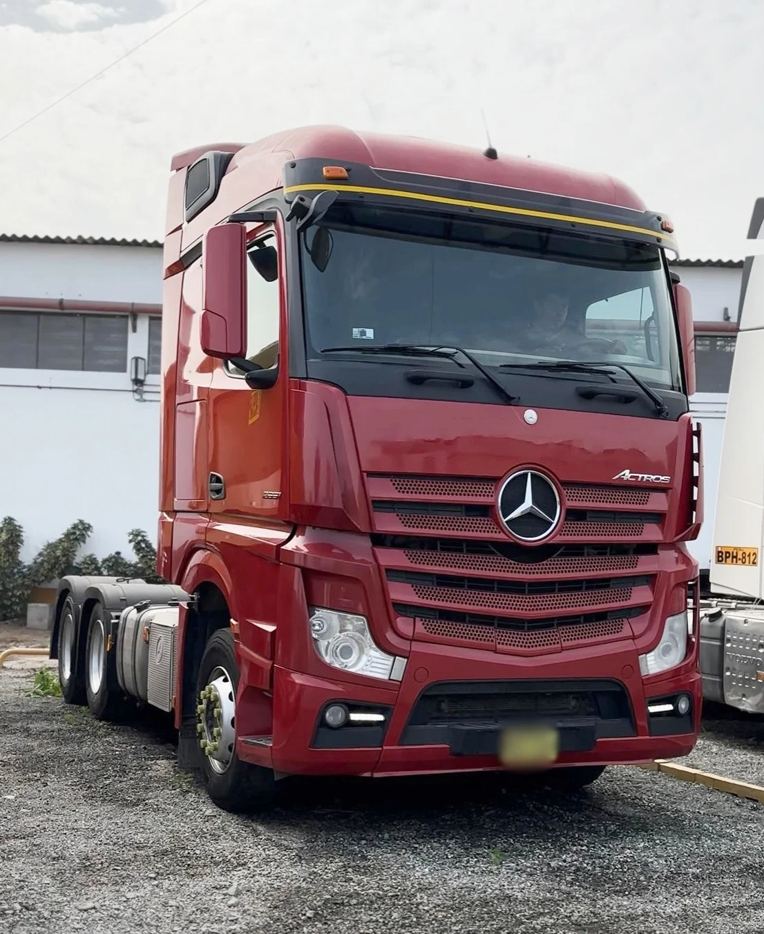 new actros 2651